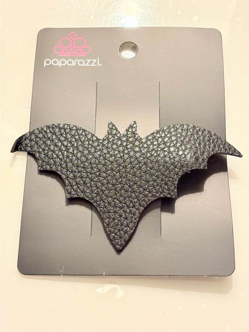 paparazzi Black Faux-Leather Bat Hair Clip Set of 2 Halloween 👻